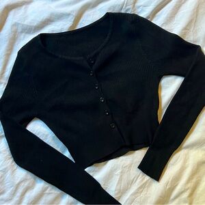 5 for $10 ✨ Black Ribbed Cropped Cardigan